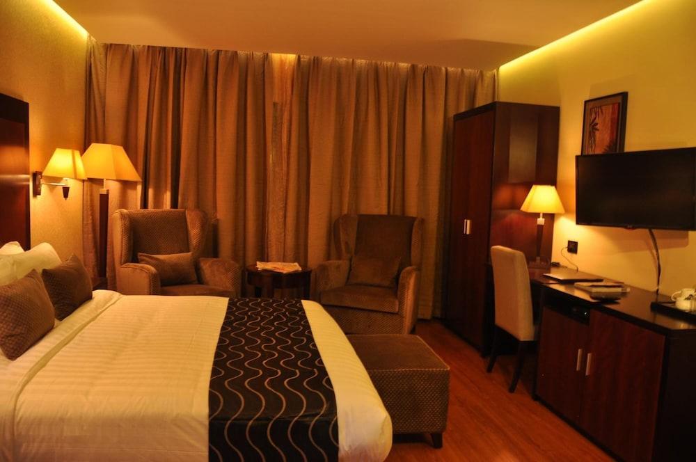 Park Avenue Hotel Nungambakkam Madrás Exterior foto